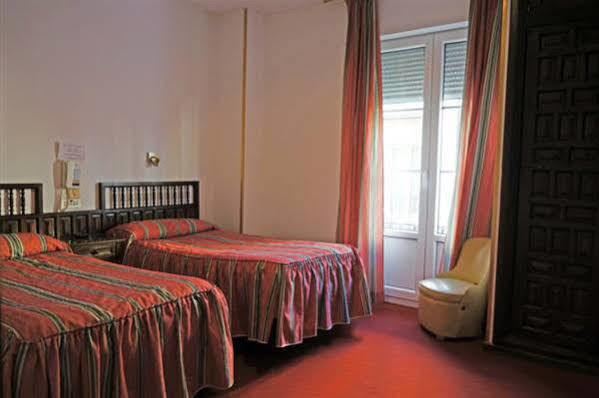 Hostal La Numantina Λογκρόνο Εξωτερικό φωτογραφία